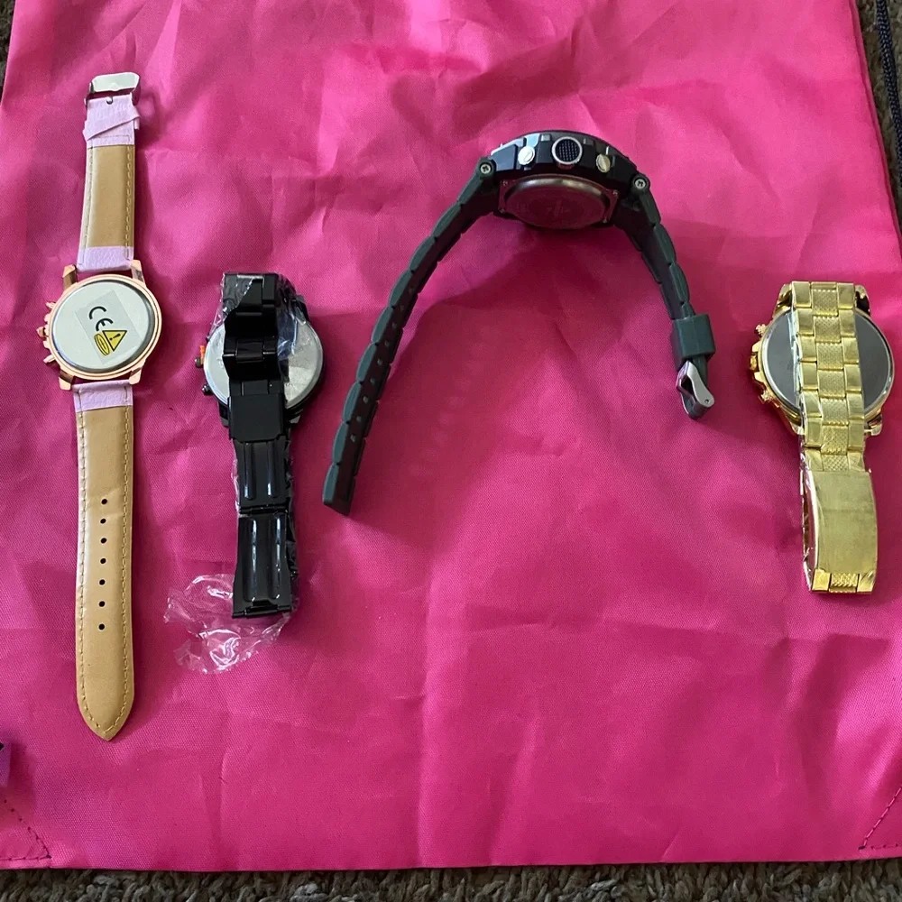 Set of Four Stylish Watches - Picture 4 of 13